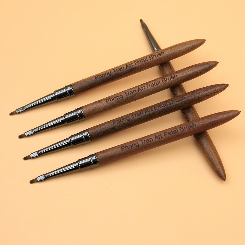 Petal Brush (Cọ Hoa Cúc Cán Gỗ)