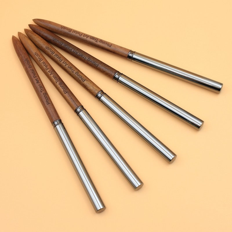 Petal Brush (Cọ Hoa Cúc Cán Gỗ)
